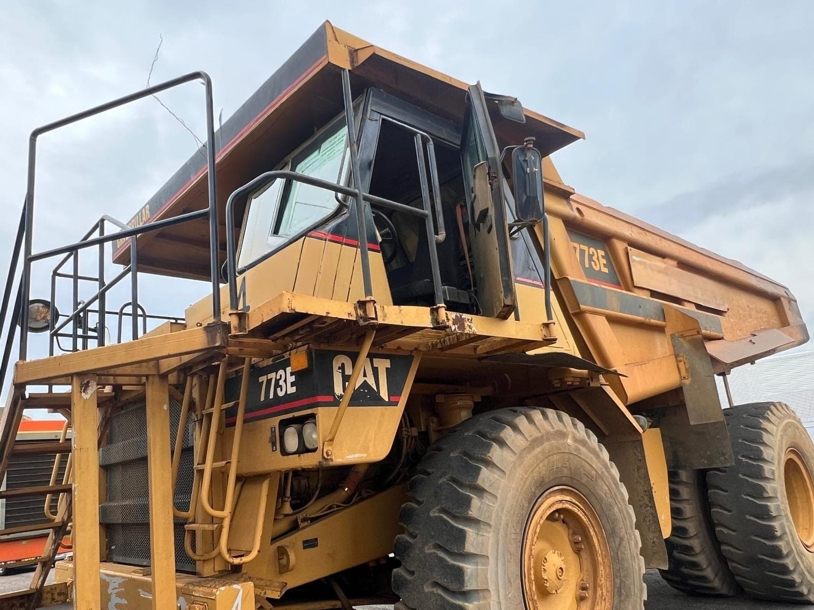 1f5fe741-c10a-41c5-84ff-399893765fd4